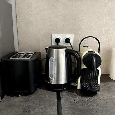Appartement Centre Ville - Parking Prive - Wifi Ним Экстерьер фото