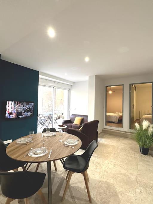 Appartement Centre Ville - Parking Prive - Wifi Ним Экстерьер фото