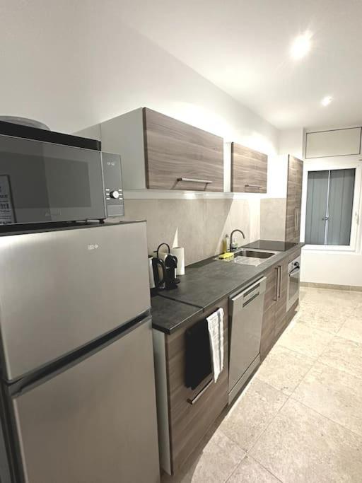 Appartement Centre Ville - Parking Prive - Wifi Ним Экстерьер фото