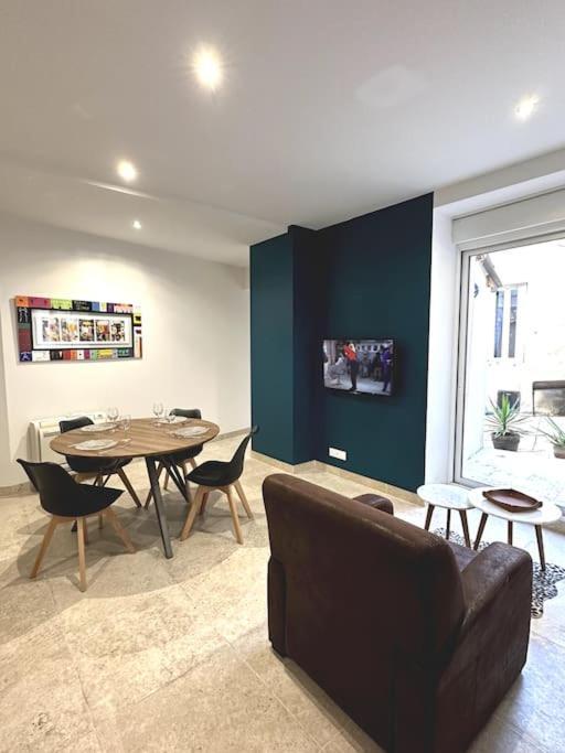 Appartement Centre Ville - Parking Prive - Wifi Ним Экстерьер фото