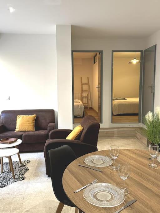 Appartement Centre Ville - Parking Prive - Wifi Ним Экстерьер фото
